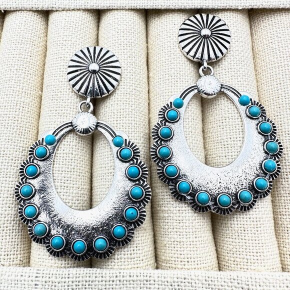 Western Style Silver Tone Chandelier Pierced Earrings Blue Faux Turquoise 2.5" - Picture 4 of 5